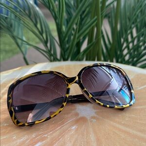 LOFT Black and Yellow Patterned Sunglasses